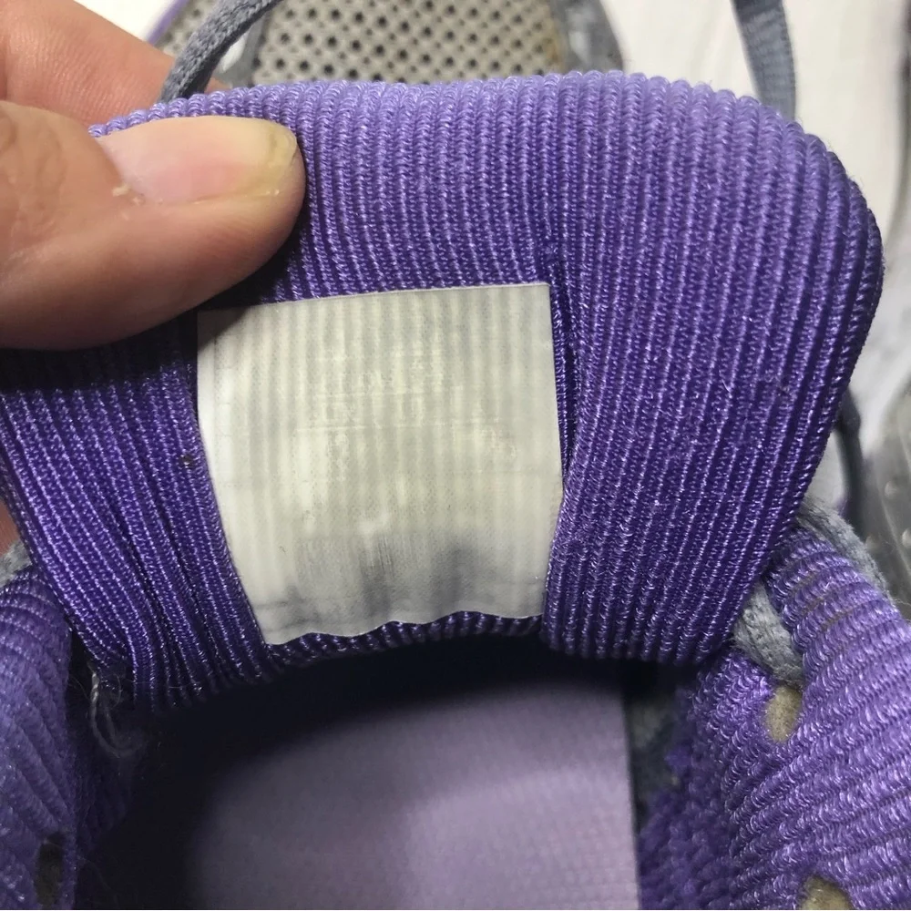Brooks Sneakers Womens Size 9 Addiction 11 Running Shoes Purple Gray Silver DNA